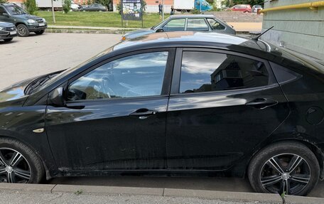 Hyundai Solaris II рестайлинг, 2011 год, 400 000 рублей, 1 фотография