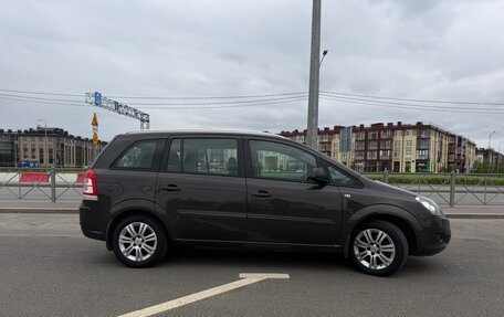 Opel Zafira B, 2013 год, 850 000 рублей, 3 фотография