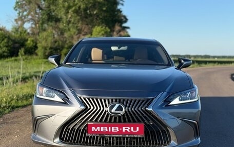 Lexus ES VII, 2021 год, 3 900 000 рублей, 1 фотография