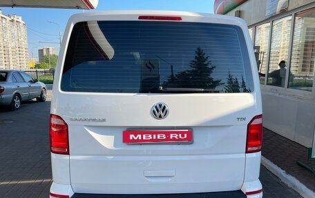 Volkswagen Caravelle T6 рестайлинг, 2017 год, 2 540 000 рублей, 6 фотография