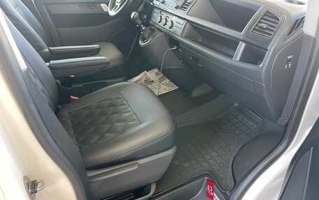 Volkswagen Caravelle T6 рестайлинг, 2017 год, 2 540 000 рублей, 9 фотография