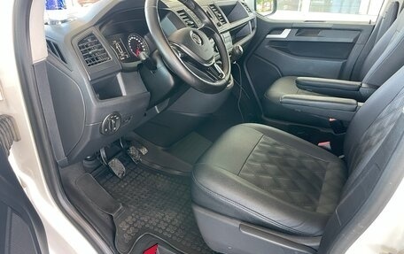 Volkswagen Caravelle T6 рестайлинг, 2017 год, 2 540 000 рублей, 7 фотография