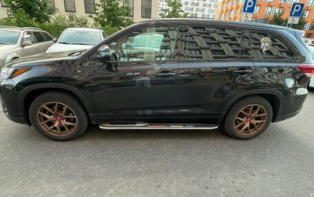 Toyota Highlander III, 2020 год, 4 250 000 рублей, 3 фотография