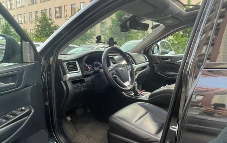 Toyota Highlander III, 2020 год, 4 250 000 рублей, 9 фотография