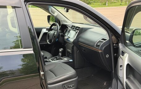 Toyota Land Cruiser Prado 150 рестайлинг 2, 2018 год, 6 370 000 рублей, 26 фотография