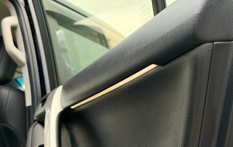 Toyota Land Cruiser Prado 150 рестайлинг 2, 2018 год, 6 370 000 рублей, 32 фотография