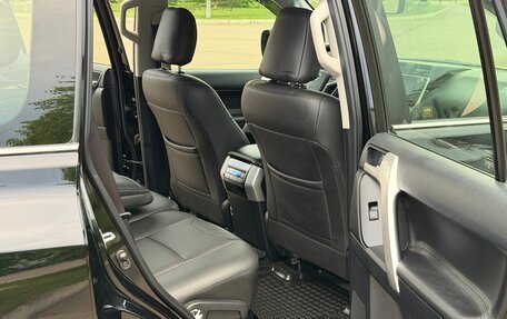 Toyota Land Cruiser Prado 150 рестайлинг 2, 2018 год, 6 370 000 рублей, 33 фотография