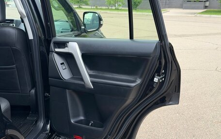 Toyota Land Cruiser Prado 150 рестайлинг 2, 2018 год, 6 370 000 рублей, 31 фотография