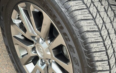 Toyota Land Cruiser Prado 150 рестайлинг 2, 2018 год, 6 370 000 рублей, 39 фотография