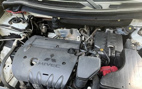 Mitsubishi Outlander III рестайлинг 3, 2016 год, 1 600 000 рублей, 14 фотография