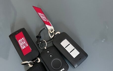 Mitsubishi Outlander III рестайлинг 3, 2016 год, 1 600 000 рублей, 16 фотография