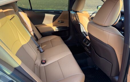 Lexus ES VII, 2021 год, 3 900 000 рублей, 10 фотография