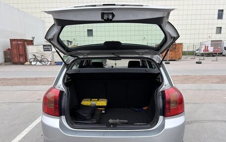 Toyota Corolla, 2004 год, 450 000 рублей, 5 фотография