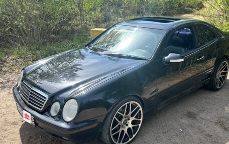 Mercedes-Benz CLK-Класс, 2001 год, 450 000 рублей, 21 фотография