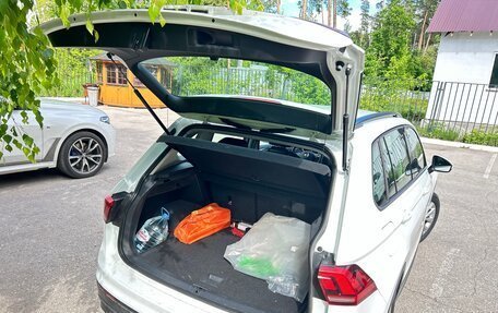 Volkswagen Tiguan II, 2018 год, 2 140 000 рублей, 3 фотография