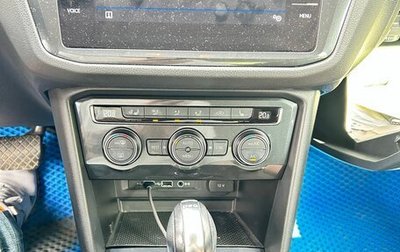 Volkswagen Tiguan II, 2018 год, 2 140 000 рублей, 1 фотография