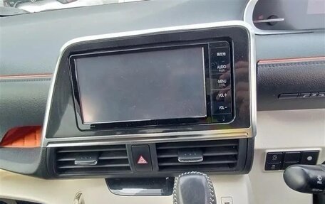 Toyota Sienta II, 2016 год, 1 500 000 рублей, 11 фотография