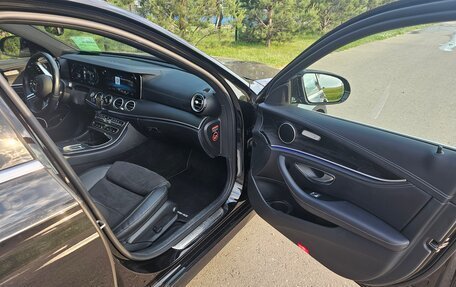 Mercedes-Benz E-Класс, 2022 год, 4 800 000 рублей, 15 фотография