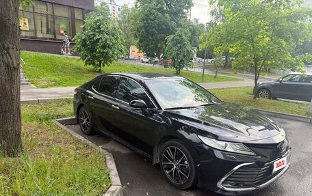 Toyota Camry, 2019 год, 2 600 000 рублей, 2 фотография