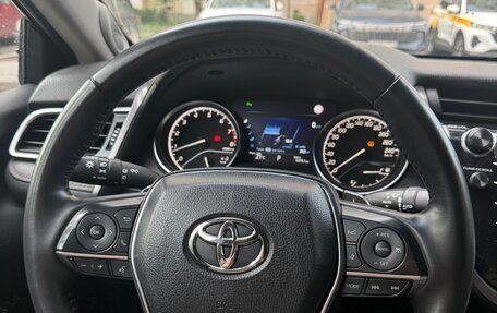 Toyota Camry, 2019 год, 2 600 000 рублей, 10 фотография