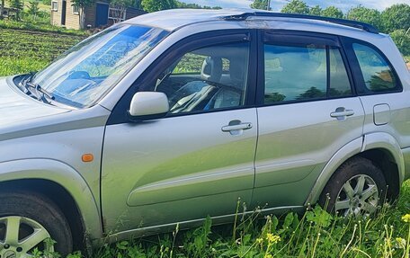 Toyota RAV4, 2002 год, 300 000 рублей, 2 фотография