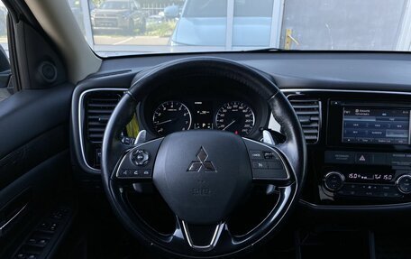 Mitsubishi Outlander III рестайлинг 3, 2015 год, 1 729 000 рублей, 14 фотография