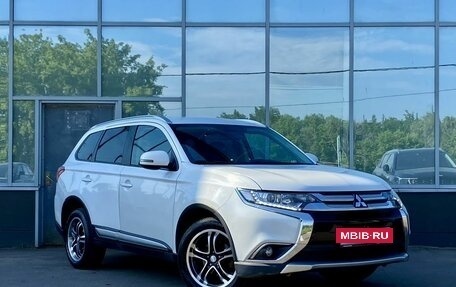 Mitsubishi Outlander III рестайлинг 3, 2015 год, 1 729 000 рублей, 3 фотография