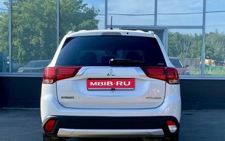 Mitsubishi Outlander III рестайлинг 3, 2015 год, 1 729 000 рублей, 6 фотография