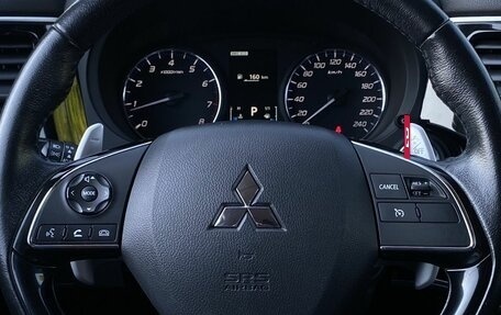 Mitsubishi Outlander III рестайлинг 3, 2015 год, 1 729 000 рублей, 15 фотография