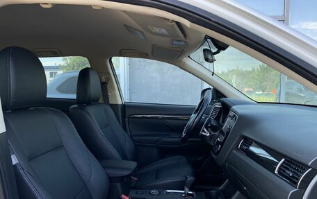 Mitsubishi Outlander III рестайлинг 3, 2015 год, 1 729 000 рублей, 24 фотография