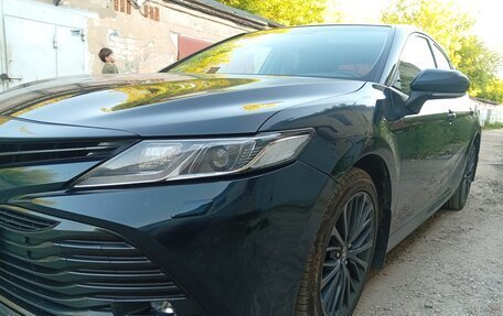 Toyota Camry, 2019 год, 3 050 000 рублей, 6 фотография