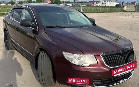 Skoda Superb III рестайлинг, 2010 год, 910 000 рублей, 3 фотография