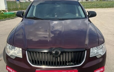 Skoda Superb III рестайлинг, 2010 год, 910 000 рублей, 2 фотография