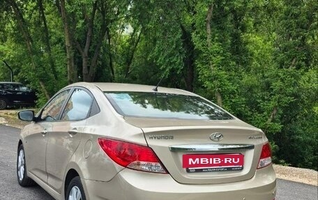 Hyundai Solaris II рестайлинг, 2013 год, 940 000 рублей, 4 фотография