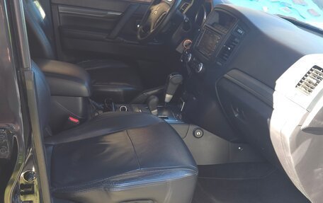 Mitsubishi Pajero IV, 2011 год, 2 200 000 рублей, 8 фотография