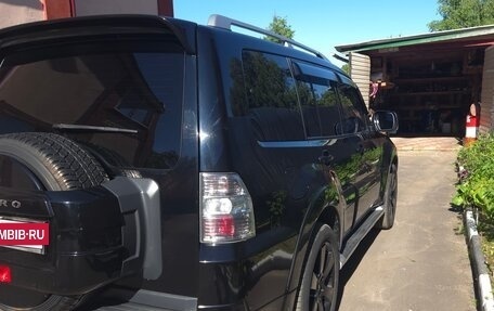 Mitsubishi Pajero IV, 2011 год, 2 200 000 рублей, 4 фотография