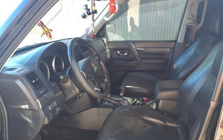 Mitsubishi Pajero IV, 2011 год, 2 200 000 рублей, 12 фотография