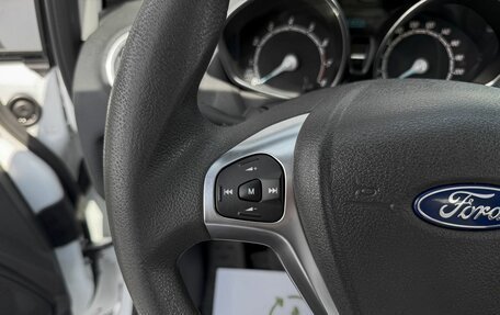 Ford Fiesta, 2015 год, 945 000 рублей, 17 фотография