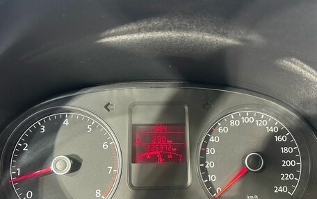 Volkswagen Polo VI (EU Market), 2012 год, 450 000 рублей, 18 фотография