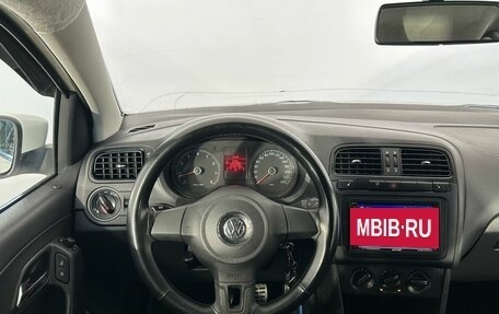 Volkswagen Polo VI (EU Market), 2012 год, 450 000 рублей, 19 фотография