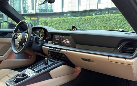 Porsche 911, 2022 год, 20 300 000 рублей, 38 фотография