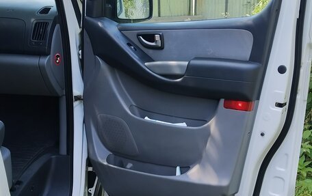 Hyundai H-1 II рестайлинг, 2011 год, 1 450 000 рублей, 9 фотография