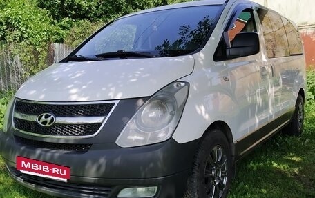 Hyundai H-1 II рестайлинг, 2011 год, 1 450 000 рублей, 4 фотография