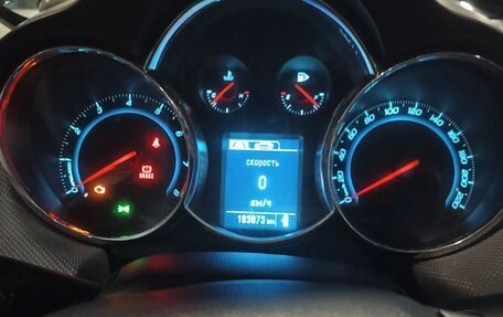 Chevrolet Cruze II, 2013 год, 800 000 рублей, 10 фотография