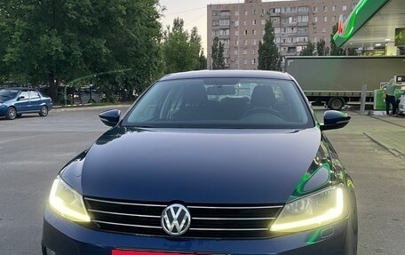Volkswagen Jetta VI, 2016 год, 1 399 000 рублей, 2 фотография