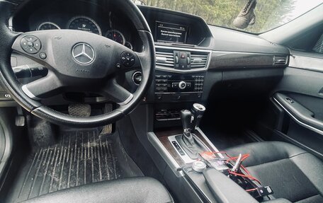 Mercedes-Benz E-Класс, 2009 год, 980 000 рублей, 10 фотография