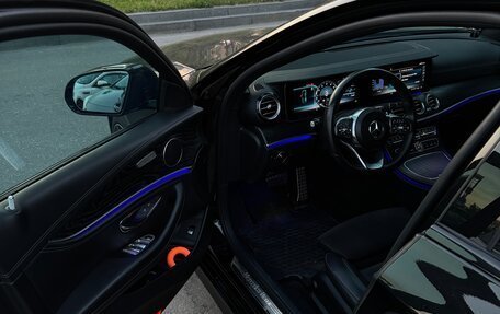 Mercedes-Benz E-Класс, 2018 год, 3 600 000 рублей, 10 фотография