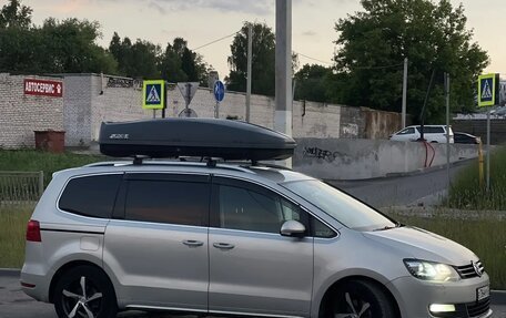 Volkswagen Sharan II, 2011 год, 920 000 рублей, 2 фотография