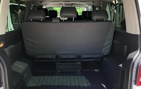 Volkswagen Caravelle T5, 2015 год, 2 850 000 рублей, 8 фотография