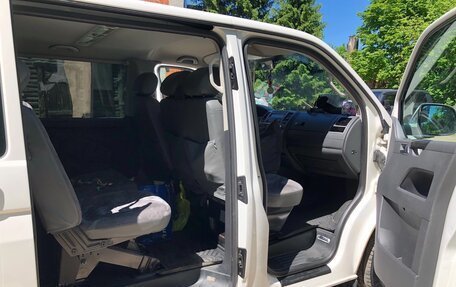 Volkswagen Caravelle T5, 2015 год, 2 850 000 рублей, 12 фотография
